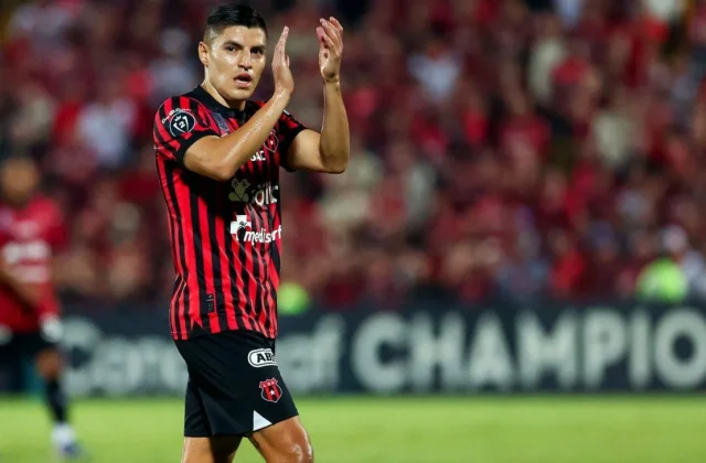 Alajuelense Fans Back Ronaldo Cisneros for Costa Rica Role