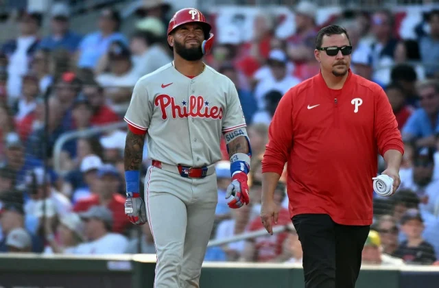 Edmundo Sosa Exits Phillies’ NL Wild Card Game 2 With Groin Issue
