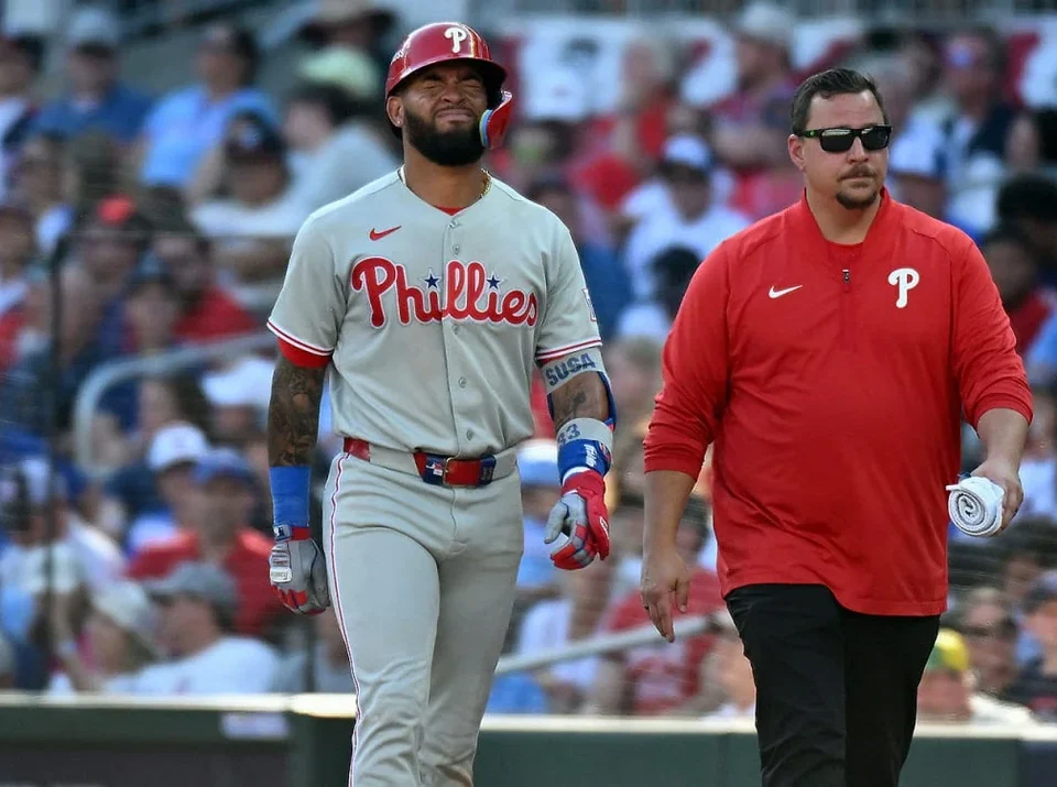 Edmundo Sosa Exits Phillies’ NL Wild Card Game 2 With Groin Issue