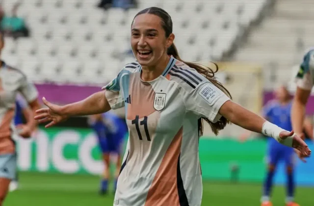 Spain Beat Italy 2-0 to Reach World Cup Final