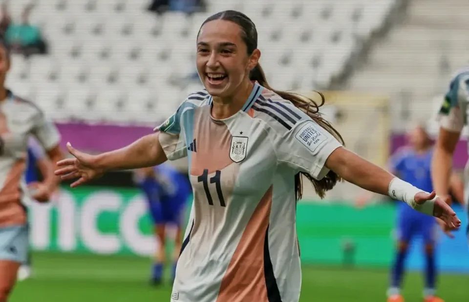 Spain Beat Italy 2-0 to Reach World Cup Final