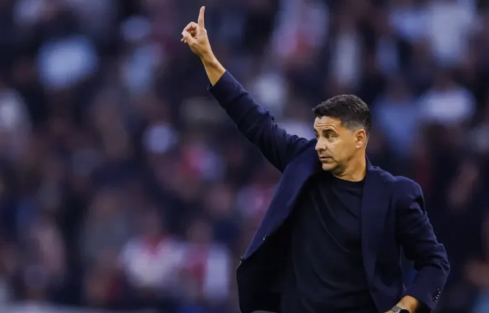 Míchel’s Ajax Hit Their Stride in the Eredivisie Title Race