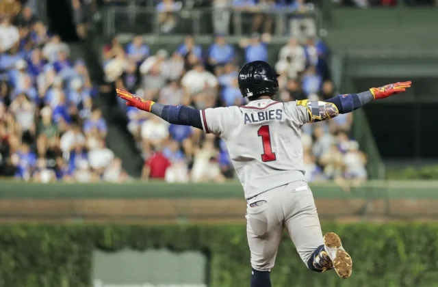 Ozzie Albies Powers Braves Past Cubs With Go-Ahead Homer