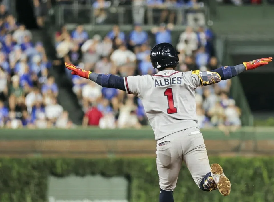 Ozzie Albies Powers Braves Past Cubs With Go-Ahead Homer