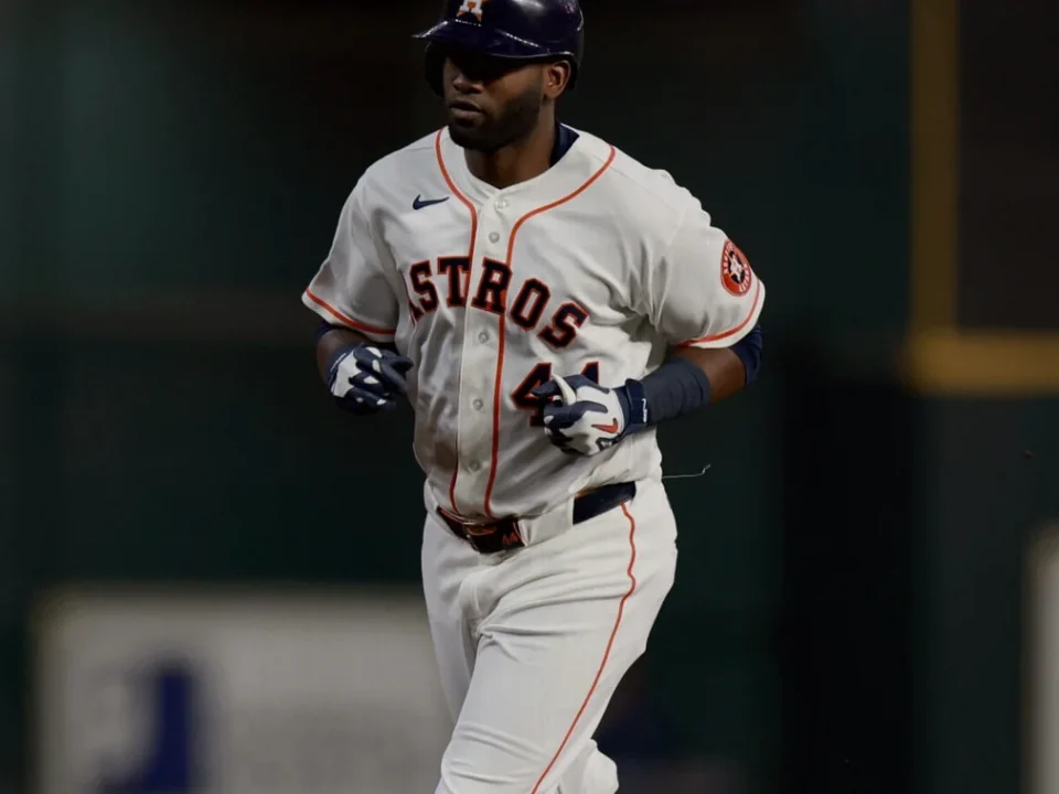 Yordan Alvarez Hits 40th as Astros Club Five Homers Against Royals