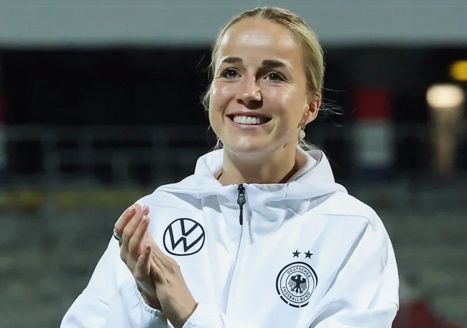 Giulia Gwinn Named Footballer of the Year After Bayern Double