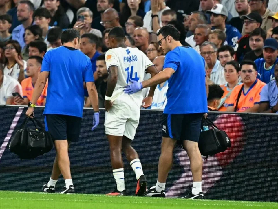 Igor Paixao Forced Off With Knee Injury in Marseille’s Clash With PSG