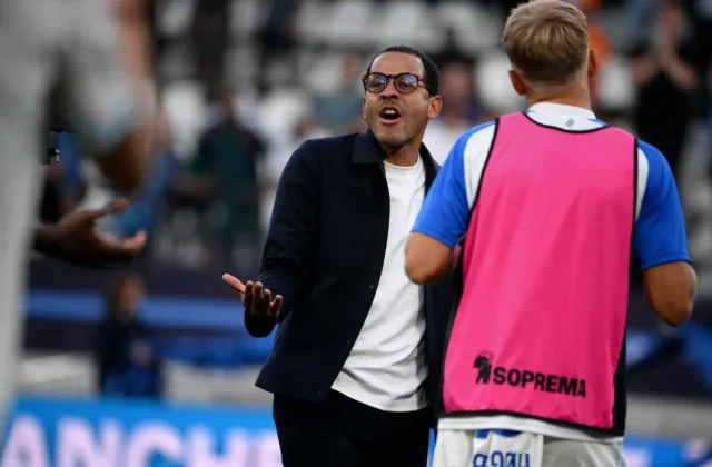 Liam Rosenior Confronts Strasbourg Fans After Paris FC’s 2-0 Win