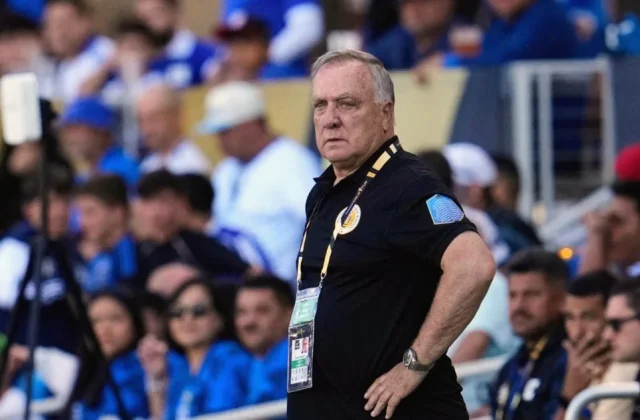 Curaçao Extend Dick Advocaat After Historic World Cup Debut