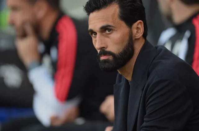 Fulham boss Álvaro Arbeloa charged by FA after Manchester United draw criticism
