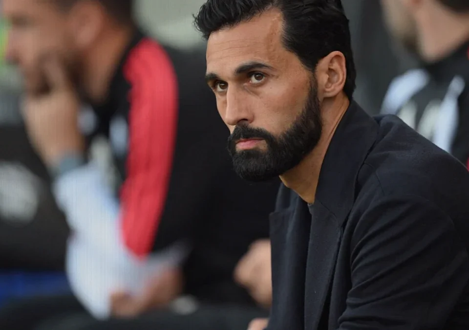 Fulham boss Álvaro Arbeloa charged by FA after Manchester United draw criticism