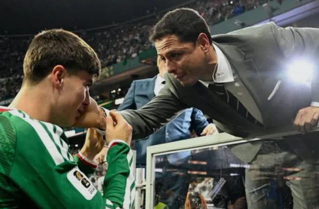 Armando González Names Chicharito Hernández as His Football Idol at Olympiacos