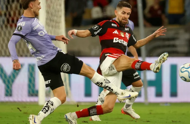 Flamengo Players Slam Maracanã Pitch After Libertadores Win