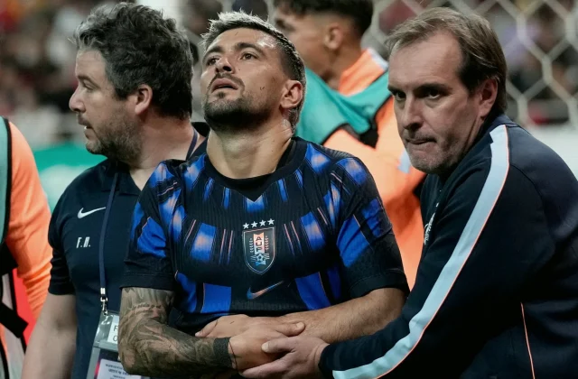 Flamengo Sweat on De Arrascaeta Injury Before Estudiantes Libertadores Semi