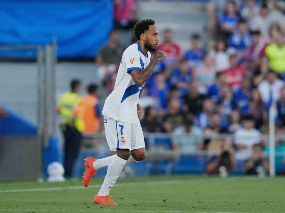 Aubameyang Faces Two-Month Layoff After Successful Knee Surgery