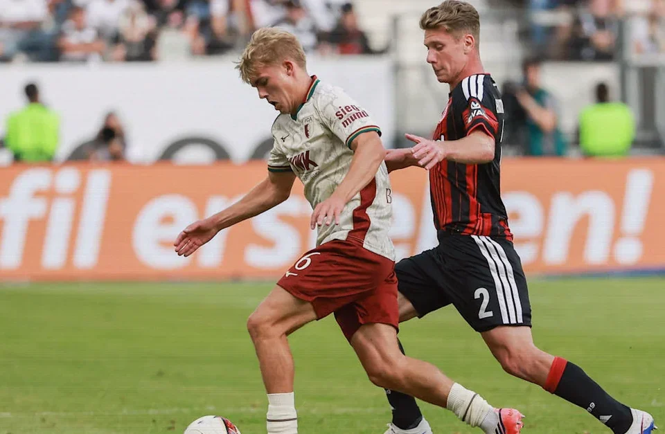 Hennes Behrens Emerges as Augsburg’s Breakout Left-Back