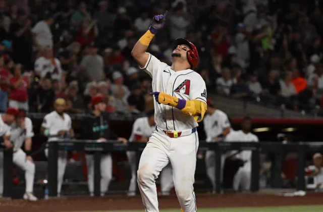 Marlins Beat Diamondbacks 4-2, Widen Arizona’s Wild Card Deficit