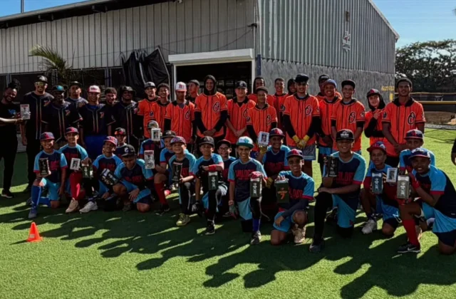 Samuel Basallo Brings Orioles Gear to Dominican Republic Kids
