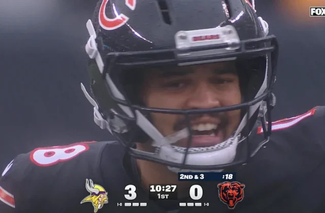 Caleb Williams Leaves Bears-Vikings Game With Right Leg Injury