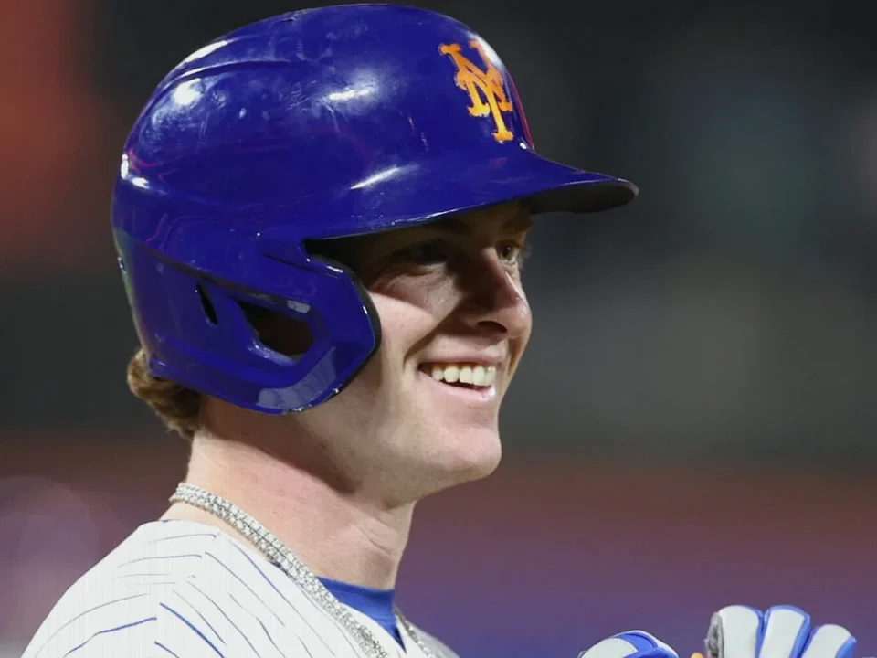 Carson Benge Sets Mets Rookie Single-Season Hits Record in Win Over Phillies