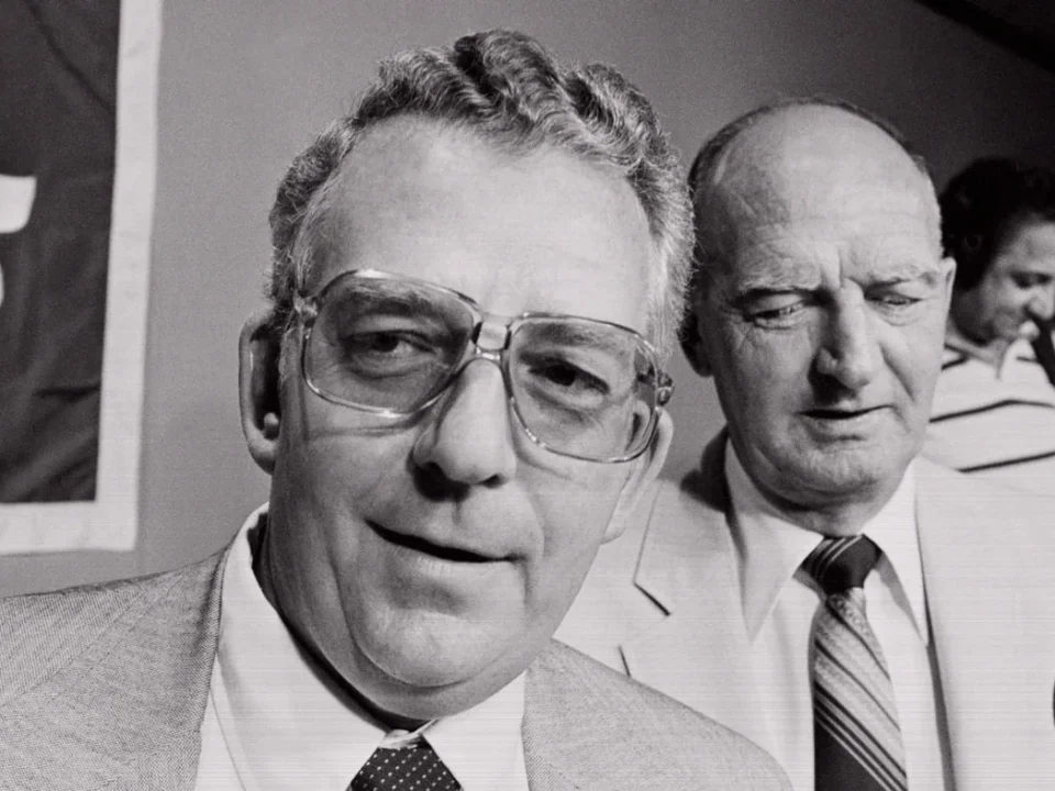 Longtime Phillies Executive Bill Giles Dies at 92