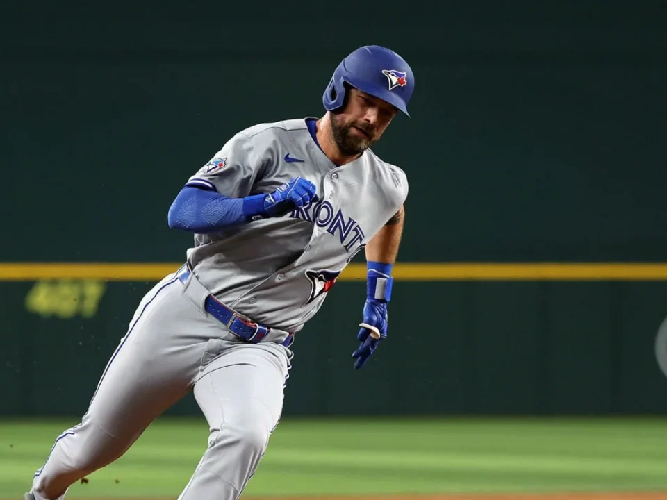 Blue Jays Beat Rangers 7-2 as Guerrero, Cease Health Concerns Loom