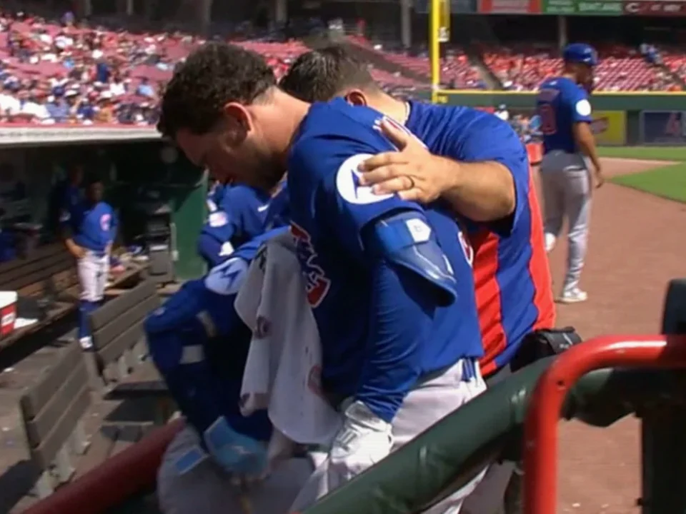 Alex Bregman leaves Cubs-Reds game after foul ball injury