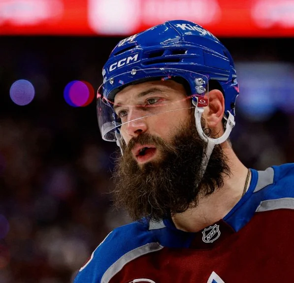 Brent Burns Debuts Trimmed Beard and New Smile at Avalanche Camp