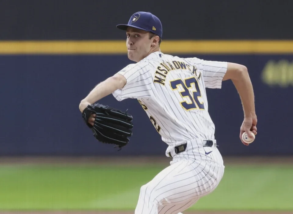 Brewers Tab Misiorowski, Henderson to Open NLDS