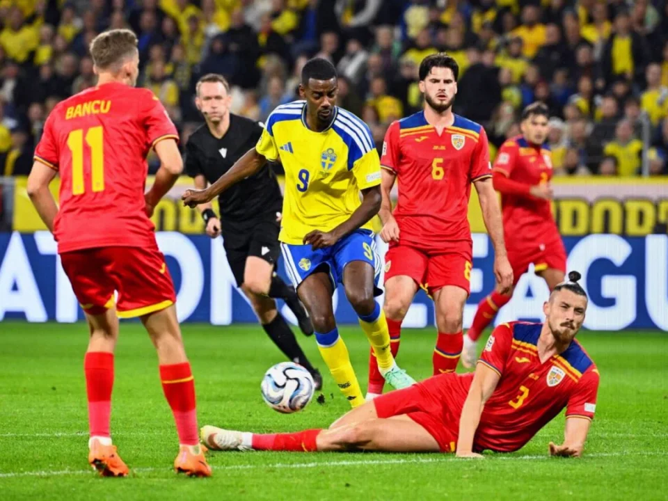 Alexander Isak Returns to Liverpool After Sweden Injury