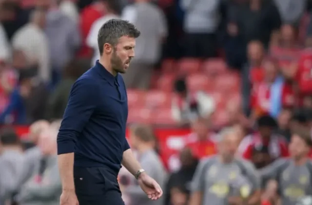 Michael Carrick Calls for Calm as Manchester United Face Fulham