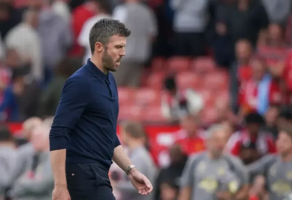 Michael Carrick Calls for Calm as Manchester United Face Fulham