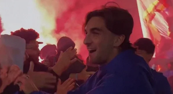 PSG Fans Greet Players at Roissy After 2-1 Classique Win in Marseille