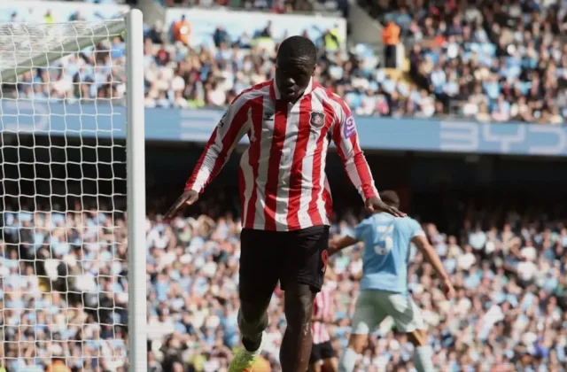 Manchester City Top Premier League After Surviving Brobbey Hat-Trick