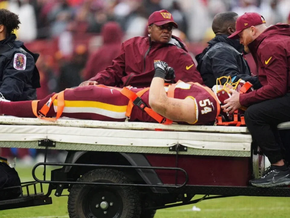 Leo Chenal Carted Off With Neck Injury Against Seahawks