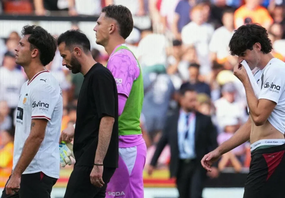 Valencia Plan Wider Club Overhaul as Javier Aguirre Nears Appointment