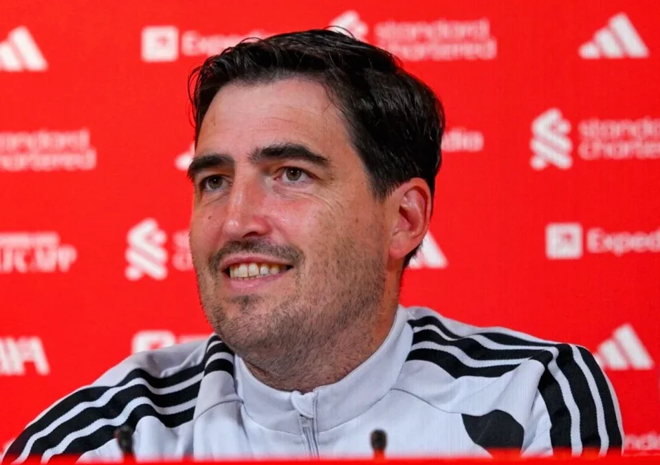 Iraola Praises Arbeloa Ahead of Liverpool’s Fulham Test