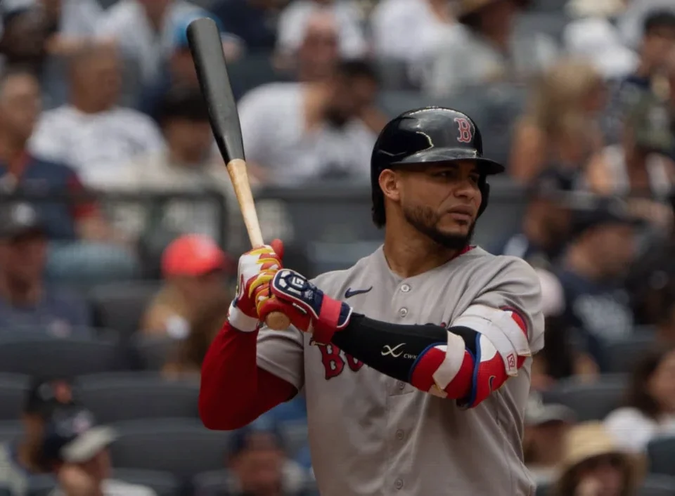 Willson Contreras Races to Recover for Red Sox Wild Card Series