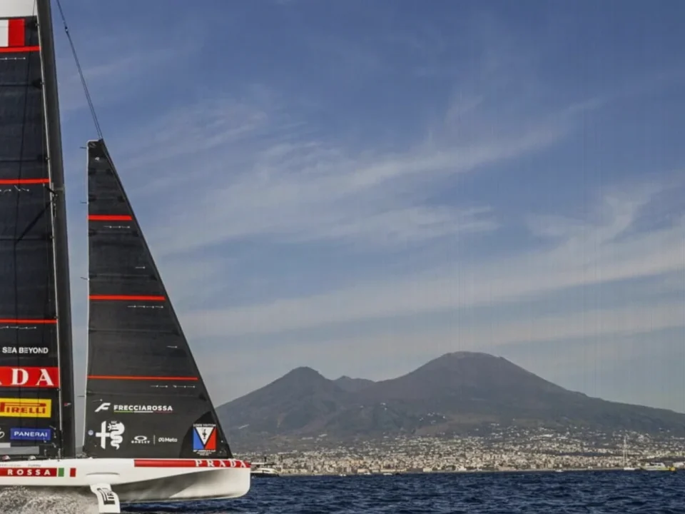 America’s Cup Naples Opener Halted as Light Winds Stop Luna Rossa Racing