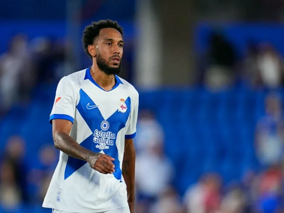 Aubameyang Set for Right-Knee Surgery After Strong Deportivo Start