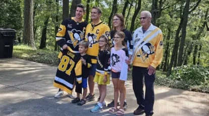 Sidney Crosby Surprises Penguins Fans on Annual Ticket Delivery Tour