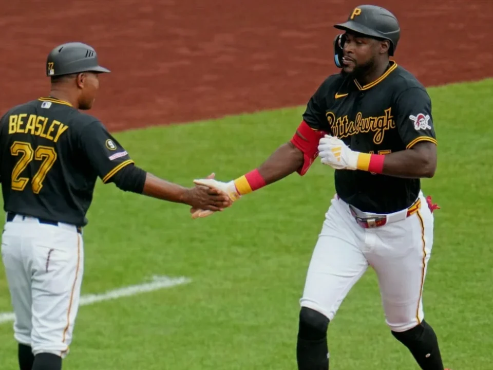 Oneil Cruz Joins Bonds, McCutchen in Pirates 20-Homer Club