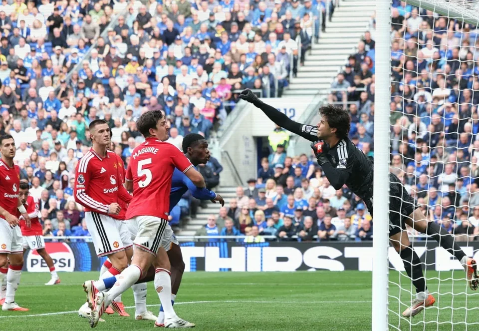 Maitland-Niles’ Last-Gasp Stunner Earns Everton Draw Against Man Utd