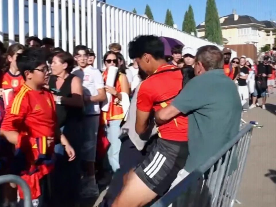 Spain’s Open Training Descends Into Chaos as Crowds Overwhelm Venue