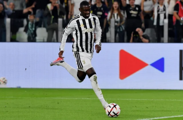 Randal Kolo Muani Targets Juventus Return After Finger Surgery
