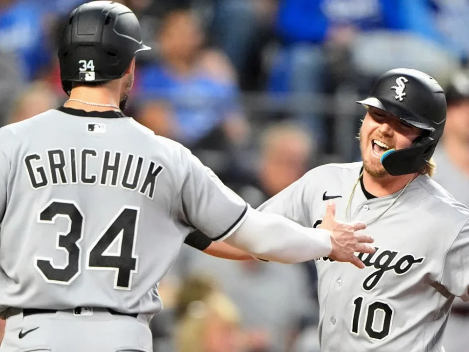 White Sox Outslug Royals 14-11 for Third Straight Win