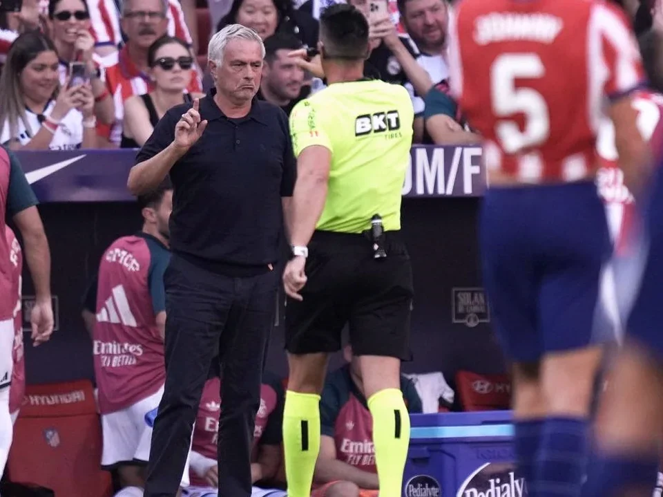 Atlético and Real Madrid Staff Sent Off After Half-Time Derby Clash