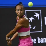 Fernandez Battles Back to Reach Singapore Tennis Open Final