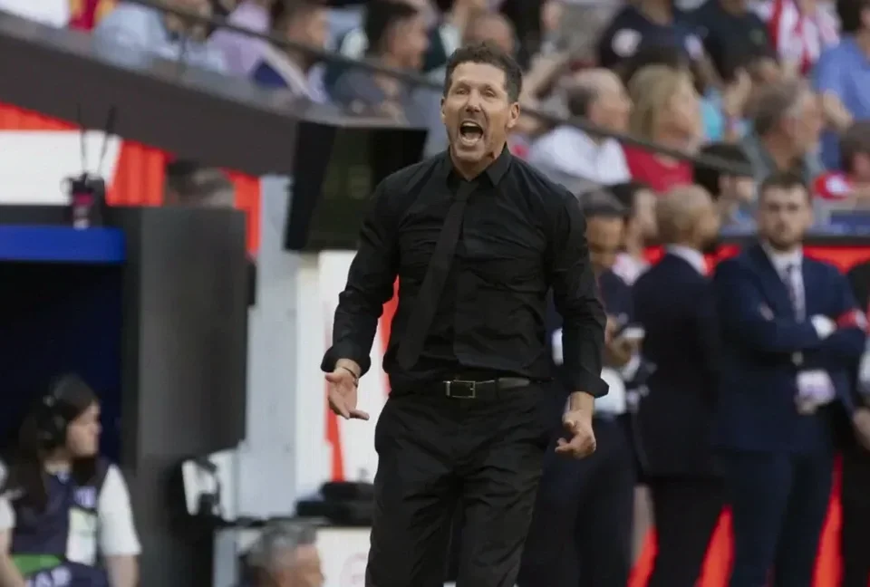 Simeone Hails Hansi Flick’s Barcelona as a Different Sport