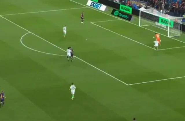 Szczesny’s Barcelona Howler After Replacing Injured Joan García